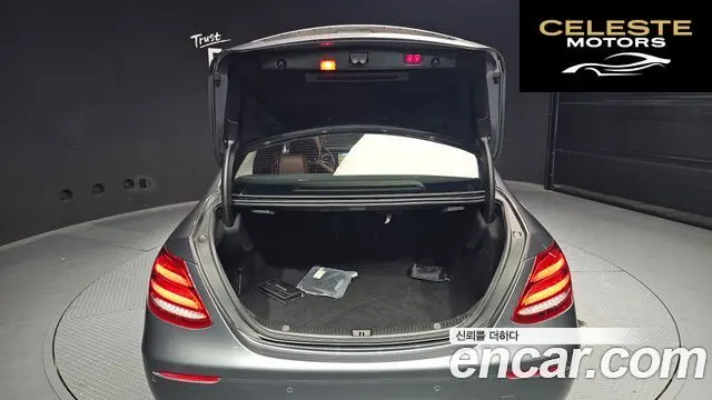MERCEDES BENZ E-Classe W213 E300 4MATIC Avantgarde 2019 — photo 20 sur 20