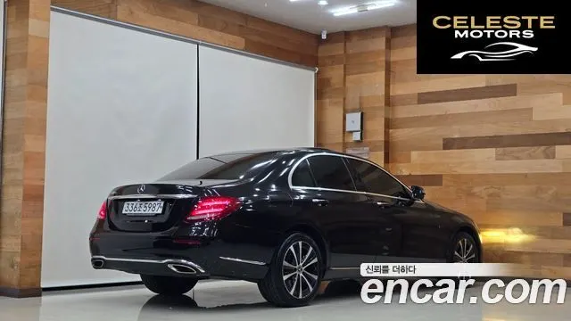 MERCEDES BENZ E-Classe W213 E300e Exclusive 2019 — photo 2 sur 26