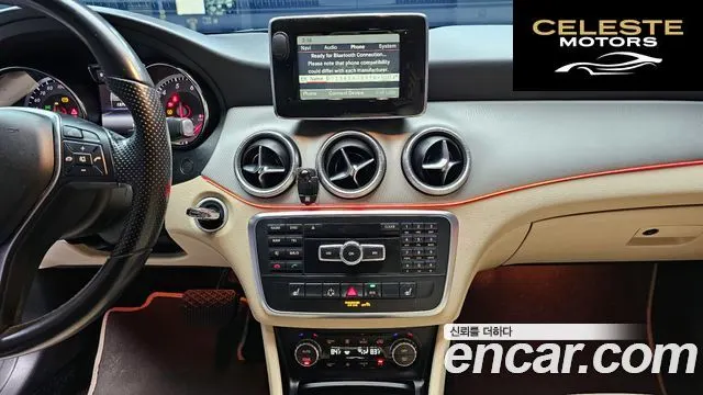 MERCEDES BENZ CLA-Classe C117 CLA250 2014 — photo 15 sur 20