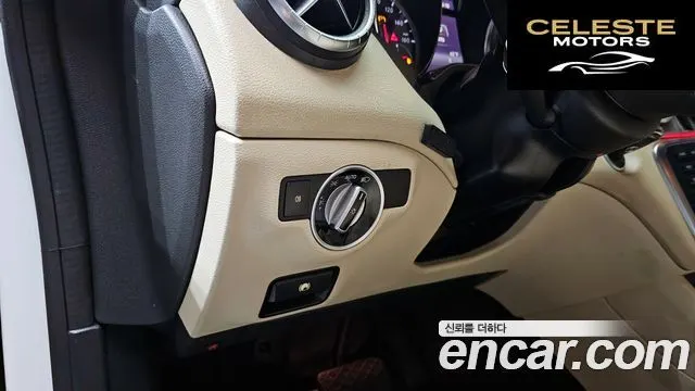 MERCEDES BENZ CLA-Classe C117 CLA250 2014 — photo 18 sur 20