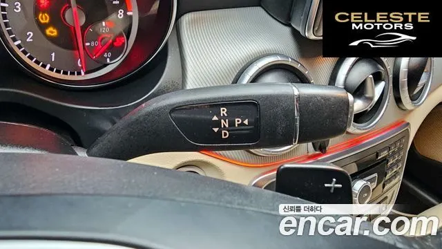 MERCEDES BENZ CLA-Classe C117 CLA250 2014 — photo 9 sur 20