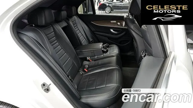 MERCEDES BENZ E-Classe W213 E220d 4MATIC Exclusive 2022 — photo 12 sur 20