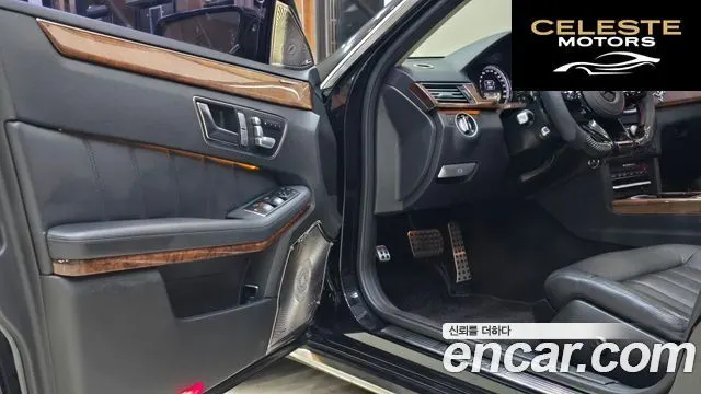 MERCEDES BENZ E-Classe W212 E300 2012 — photo 14 sur 26