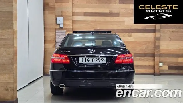 MERCEDES BENZ E-Classe W212 E300 2012 — photo 4 sur 26