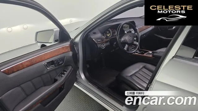 MERCEDES BENZ E-Classe W212 E300 2012 — photo 11 sur 20