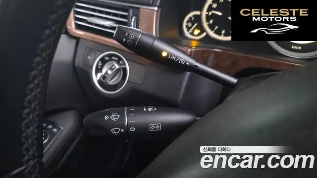 MERCEDES BENZ E-Classe W212 E300 2012 — photo 18 sur 20