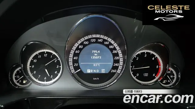 MERCEDES BENZ E-Classe W212 E220 CDI Avantgarde 2011 — photo 8 sur 20