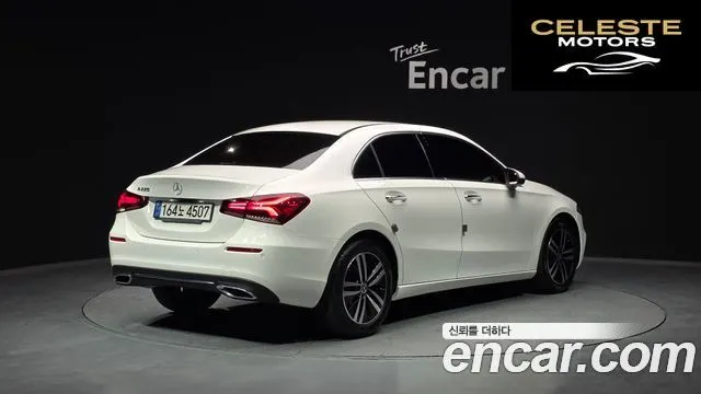 MERCEDES BENZ A-Classe W177 A220 Berline 2021 — photo 2 sur 20