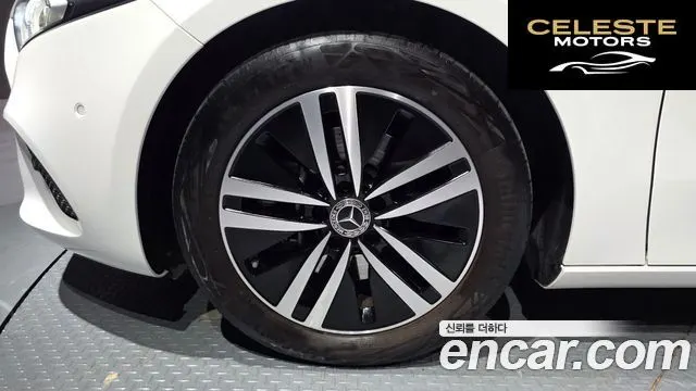 MERCEDES BENZ A-Classe W177 A220 Berline 2021 — photo 5 sur 20