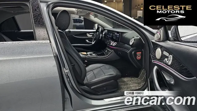 MERCEDES BENZ E-Classe W213 E300 Avantgarde 2017 — photo 11 sur 20