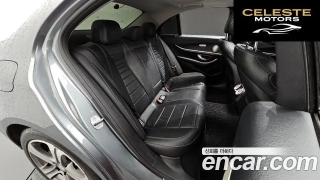 MERCEDES BENZ E-Classe W213 E300 Avantgarde 2017 — photo 12 sur 20
