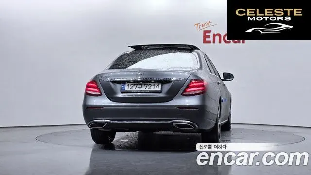 MERCEDES BENZ E-Classe W213 E300 Avantgarde 2017 — photo 4 sur 20