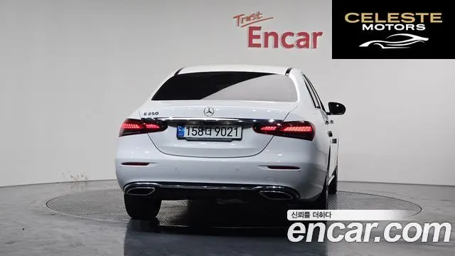 MERCEDES BENZ E-Classe W213 E250 Avantgarde 2021 — photo 4 sur 20