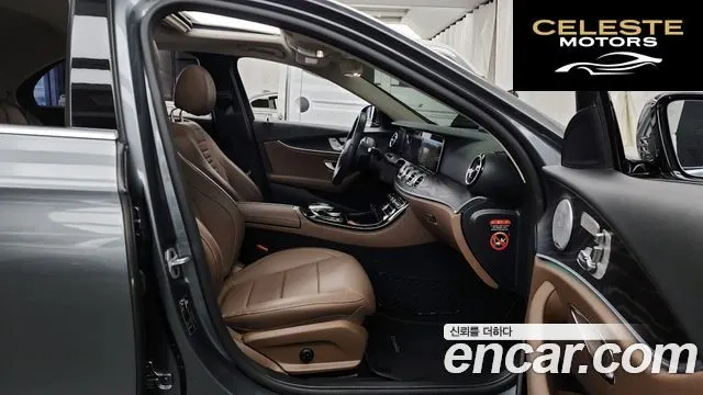 MERCEDES BENZ E-Classe W213 E300 4MATIC Avantgarde 2019 — photo 11 sur 20