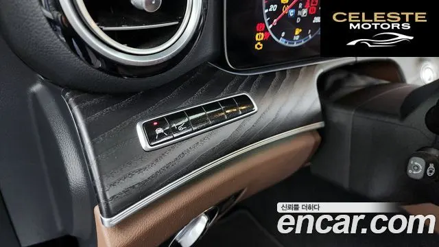 MERCEDES BENZ E-Classe W213 E300 4MATIC Avantgarde 2019 — photo 16 sur 20