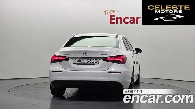 MERCEDES BENZ A-Classe W177 A250 4MATIC Berline 2020 — photo 4 sur 20