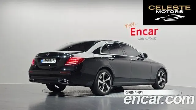 MERCEDES BENZ E-Classe W213 E250 Avantgarde 2020 — photo 2 sur 20
