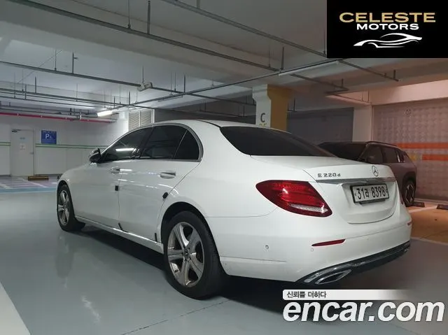 MERCEDES BENZ E-Classe W213 E220d 4MATIC Avantgarde 2017 — photo 11 sur 26