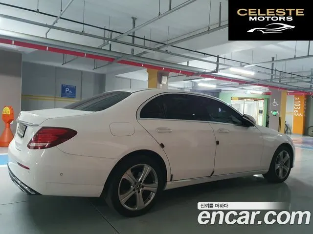 MERCEDES BENZ E-Classe W213 E220d 4MATIC Avantgarde 2017 — photo 5 sur 26