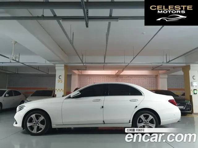 MERCEDES BENZ E-Classe W213 E220d 4MATIC Avantgarde 2017 — photo 8 sur 26