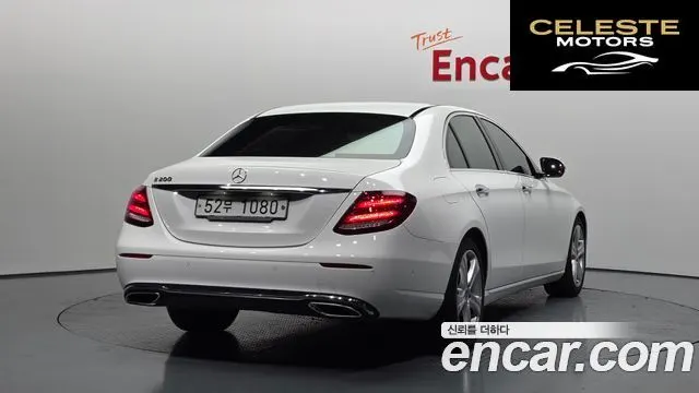 MERCEDES BENZ E-Classe W213 E200 Avantgarde 2018 — photo 2 sur 20