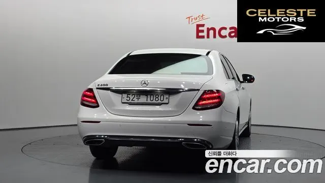 MERCEDES BENZ E-Classe W213 E200 Avantgarde 2018 — photo 4 sur 20
