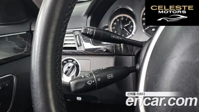 MERCEDES BENZ E-Classe W212 E300 Avantgarde Sport Package 2013 — photo 15 sur 20