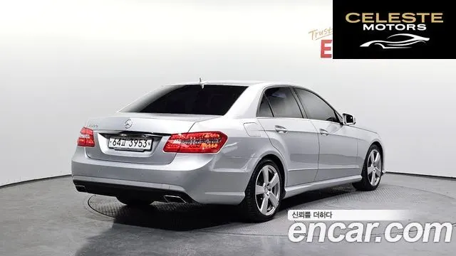 MERCEDES BENZ E-Classe W212 E300 Avantgarde Sport Package 2013 — photo 2 sur 20