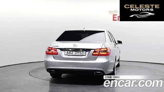 MERCEDES BENZ E-Classe W212 E300 Avantgarde Sport Package 2013 — photo 4 sur 20