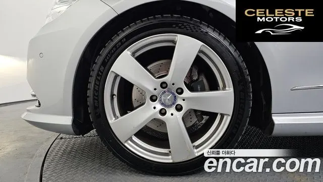 MERCEDES BENZ E-Classe W212 E300 Avantgarde Sport Package 2013 — photo 5 sur 20