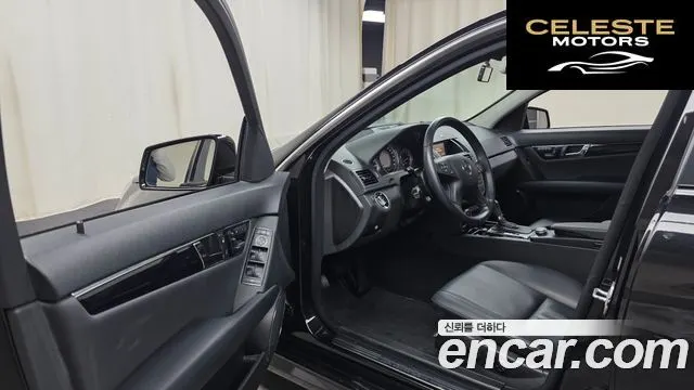 MERCEDES BENZ C-Classe W204 C200 CGI 2011 — photo 10 sur 20