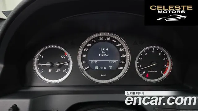 MERCEDES BENZ C-Classe W204 C200 CGI 2011 — photo 8 sur 20