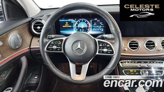 MERCEDES BENZ E-Classe W213 E300 4MATIC Exclusive 2019 — photo 13 sur 20