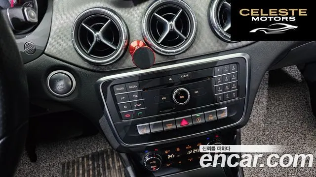 MERCEDES BENZ CLA-Classe C117 CLA250 4MATIC 2017 — photo 16 sur 20