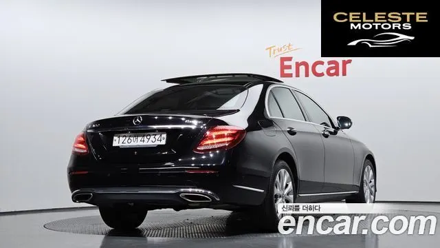MERCEDES BENZ E-Classe W213 E300 4MATIC Exclusive 2020 — photo 2 sur 20