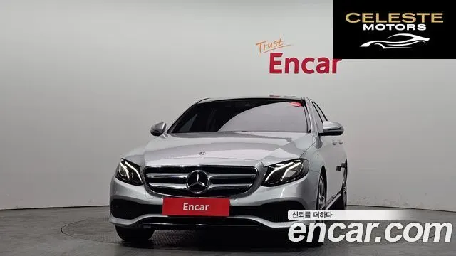 MERCEDES BENZ E-Classe W213 E300 Avantgarde 2019 — photo 3 sur 20