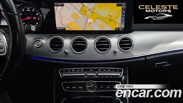 MERCEDES BENZ E-Classe W213 E300 Avantgarde 2019 — photo 14 sur 20
