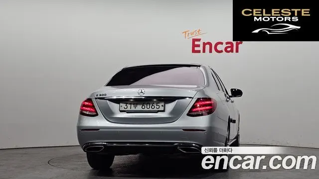 MERCEDES BENZ E-Classe W213 E300 Avantgarde 2019 — photo 4 sur 20