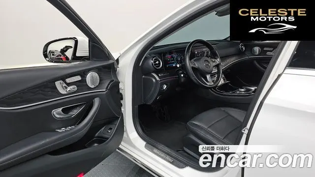 MERCEDES BENZ E-Classe W213 E300 4MATIC Avantgarde 2018 — photo 10 sur 26