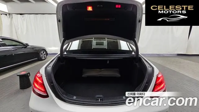 MERCEDES BENZ E-Classe W213 E220d Exclusive 2019 — photo 20 sur 26