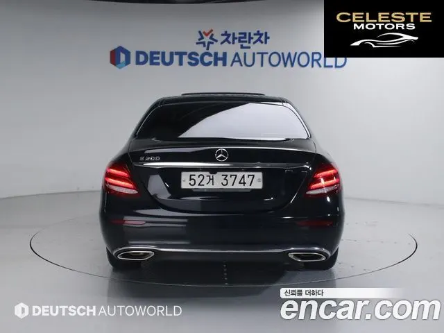 MERCEDES BENZ E-Classe W213 E200 Avantgarde 2018 — photo 4 sur 26