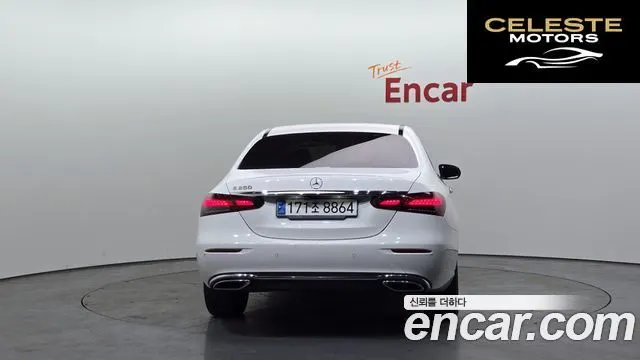 MERCEDES BENZ E-Classe W213 E250 Avantgarde 2021 — photo 4 sur 20