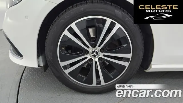 MERCEDES BENZ E-Classe W213 E250 Avantgarde 2021 — photo 5 sur 20