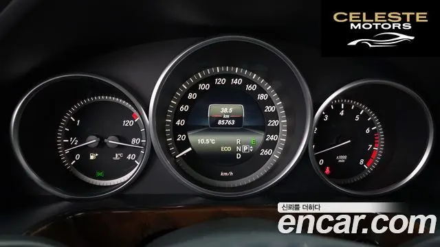 MERCEDES BENZ E-Classe W212 E300 2014 — photo 8 sur 20