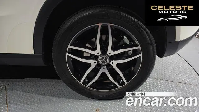 MERCEDES BENZ GLA-Classe X156 GLA220 Premium 2019 — photo 5 sur 20