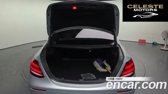 MERCEDES BENZ E-Classe W213 E220d Avantgarde 2017 — photo 20 sur 26