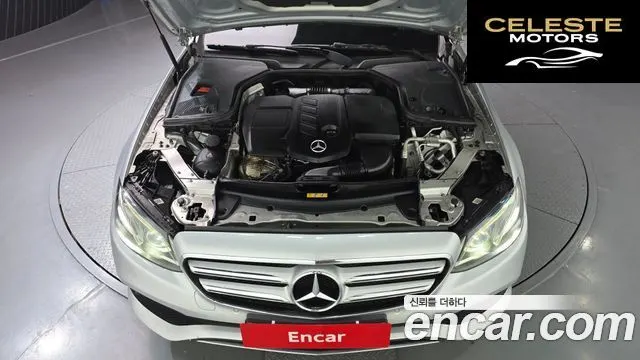 MERCEDES BENZ E-Classe W213 E220d Avantgarde 2017 — photo 6 sur 26