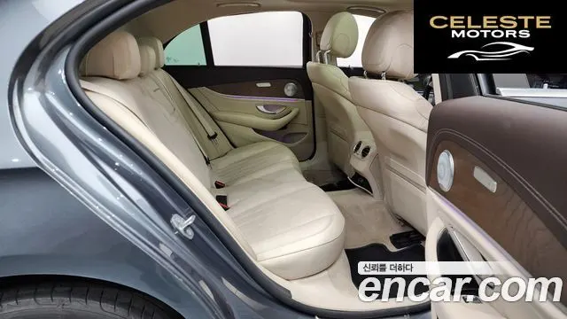 MERCEDES BENZ E-Classe W213 E300 4MATIC Exclusive 2017 — photo 12 sur 20