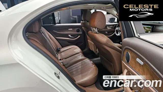 MERCEDES BENZ E-Classe W213 E220d Exclusive 2019 — photo 12 sur 20