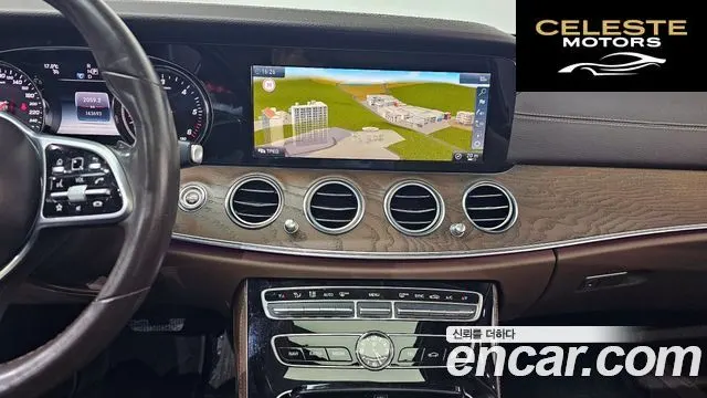 MERCEDES BENZ E-Classe W213 E220d Exclusive 2019 — photo 14 sur 20